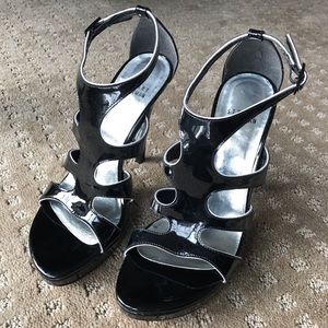 Stuart Weizmann Black Patent Leather Heels